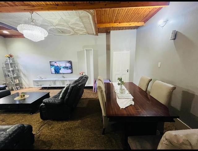 10 BEDROOM HOUSE FOR SALE IN KENSINGTON